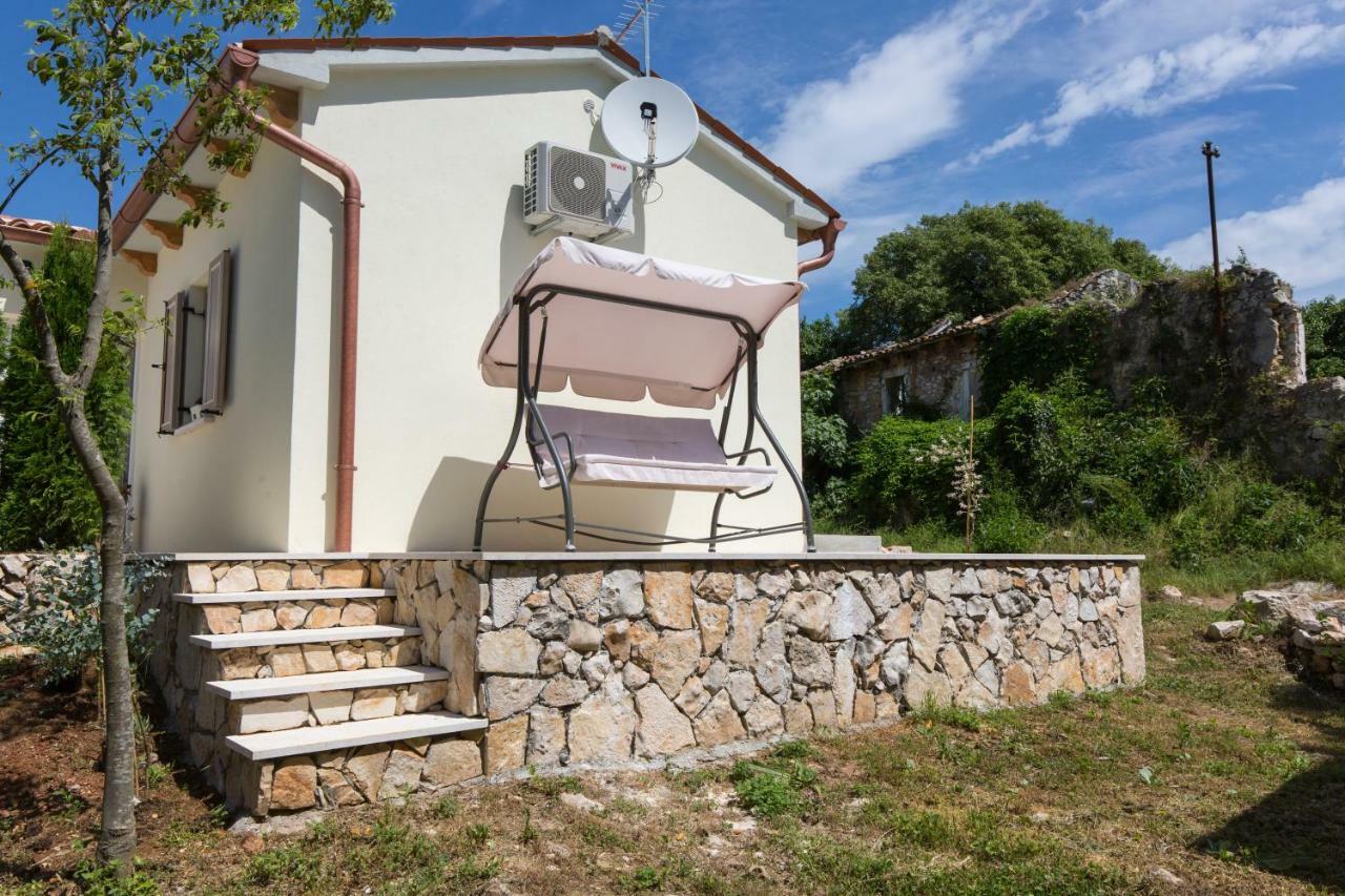 Small Old House Nedeščina 外观 照片